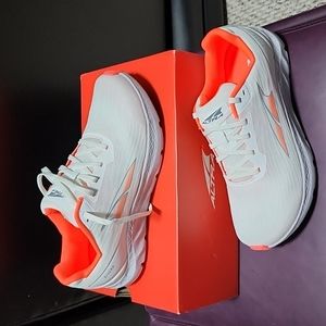 Brand new women's Altra Rivera Running Shoes